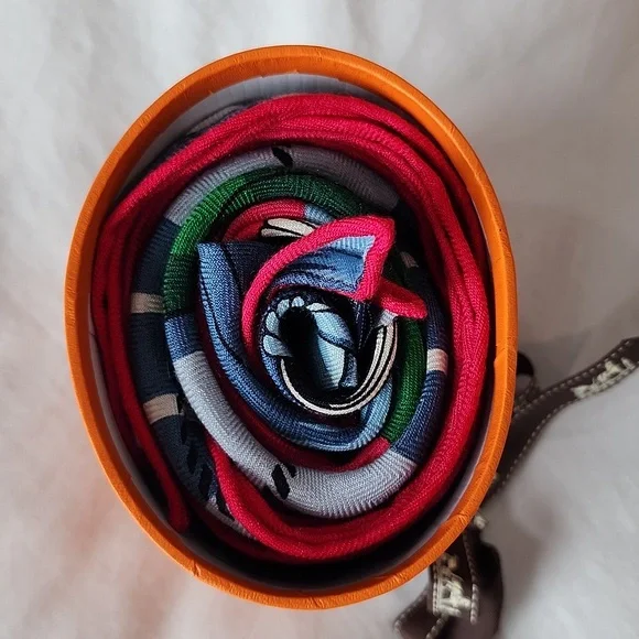 Hermès Cheval Punk Scarf/Losange Cashmere & Silk - Picture 4 of 14